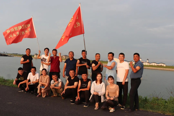 附件5 大风车文旅党支部合影.jpg