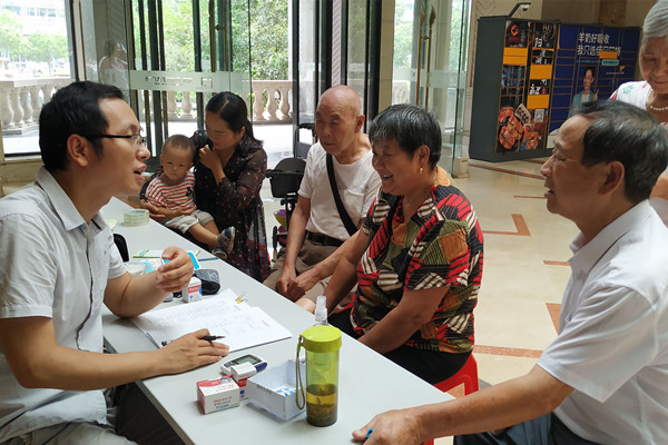 附件1 哨所健康义诊.jpg